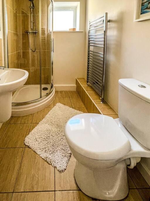 Soho Beach Apartment With Fabulous Sea View And 2 Minutes To The Beach With Free Parking And Netflix Bournemouth Exterior foto
